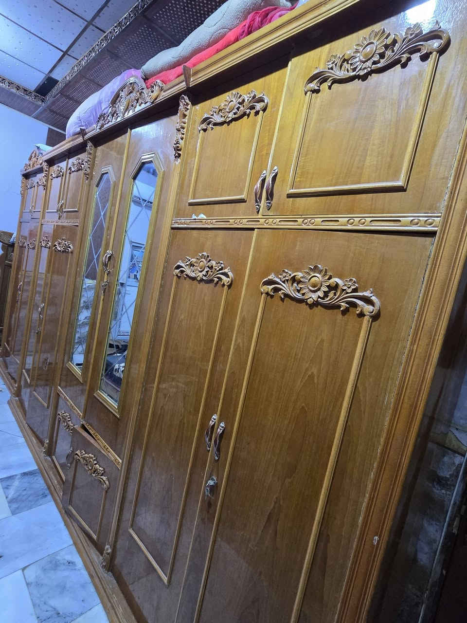 غرفة تزكام للبيع السعر مليون و٧٠٠ متواجد واتساب و أتصال
 ***********
