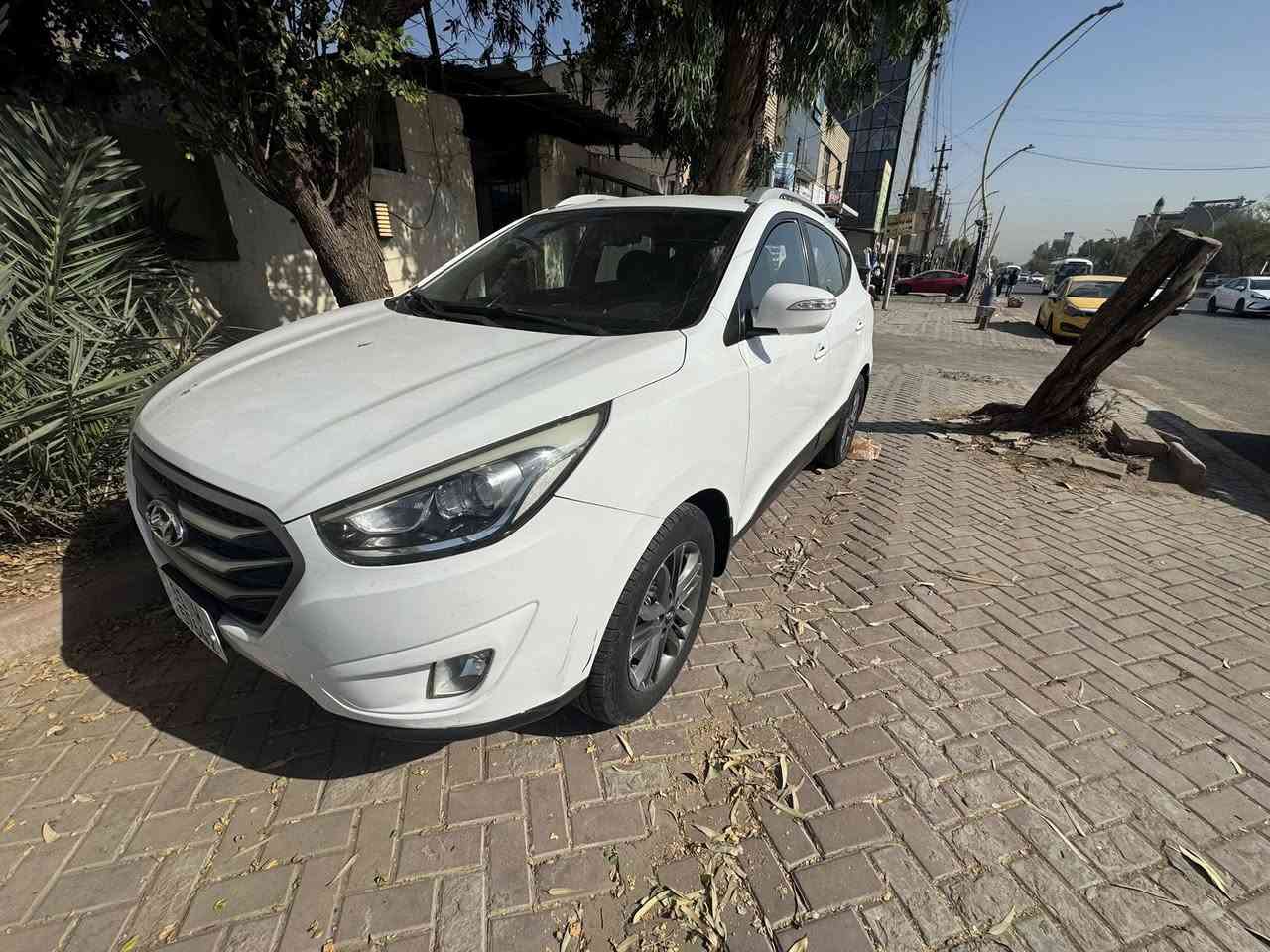سلام عليكم للبيع توسان موديل 2016 خليجي رقم بغدادبأسمي  هزة جديدة  بية بية 3 قطع رش بدون دواخل بنيد وجاملغ وباب مكفولة من الدواخل بية مكانات بارد بسيطة مكينة كير كفالة بدون فتح ماشية 146  تبريد قطعتين للبيع (137) مكاني بغداد ***********
