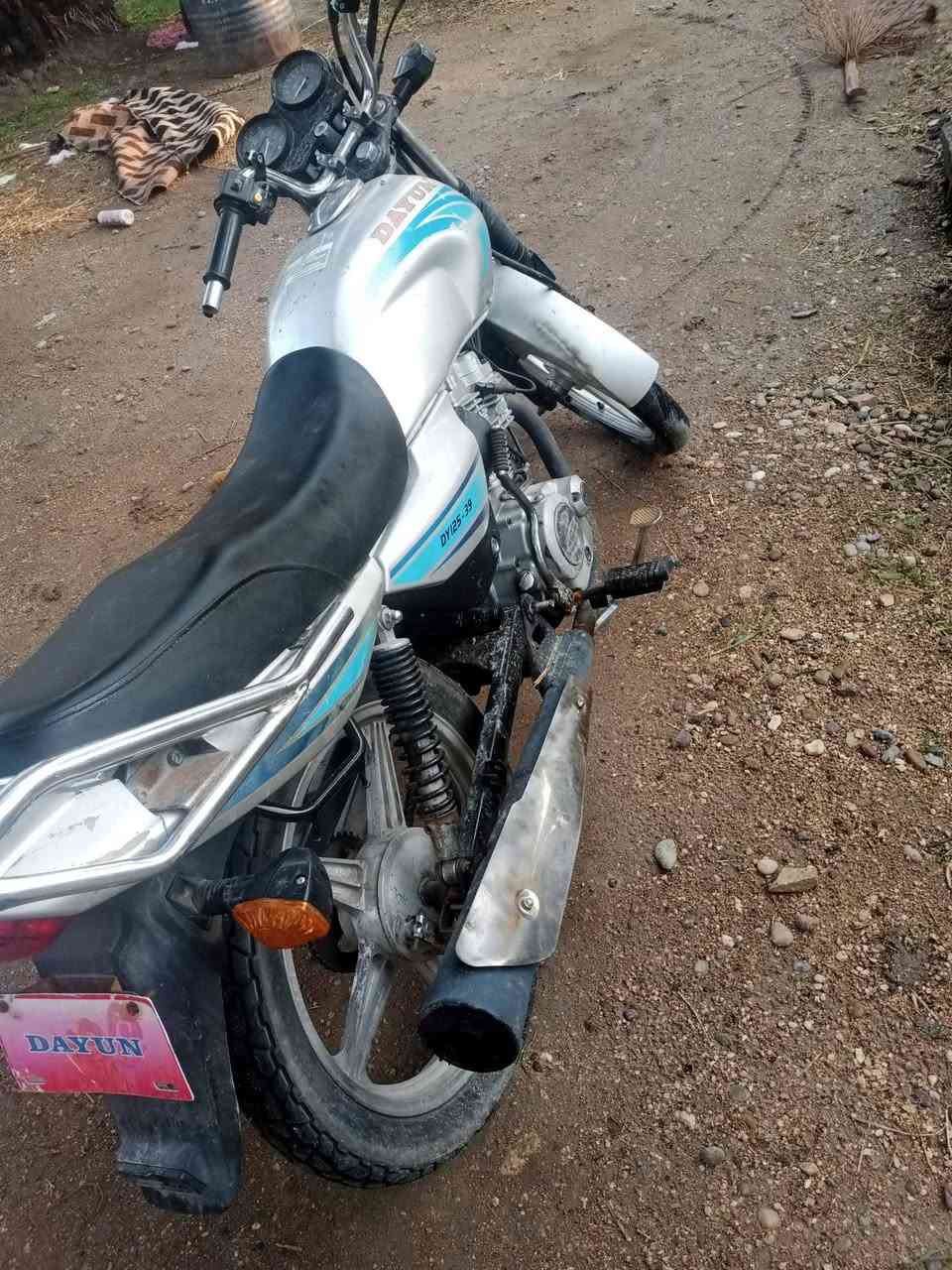 دايوان عضم 
كلك بدون وراق مكفواله من سرقه 
موديل 22 رقم شاصي موجود 
دراجه حلوه ونضيفه مال جناي 
بابل محاويل 
سعر  657وبيه مجال قليل 
***********

الموشراي لا يتعب
