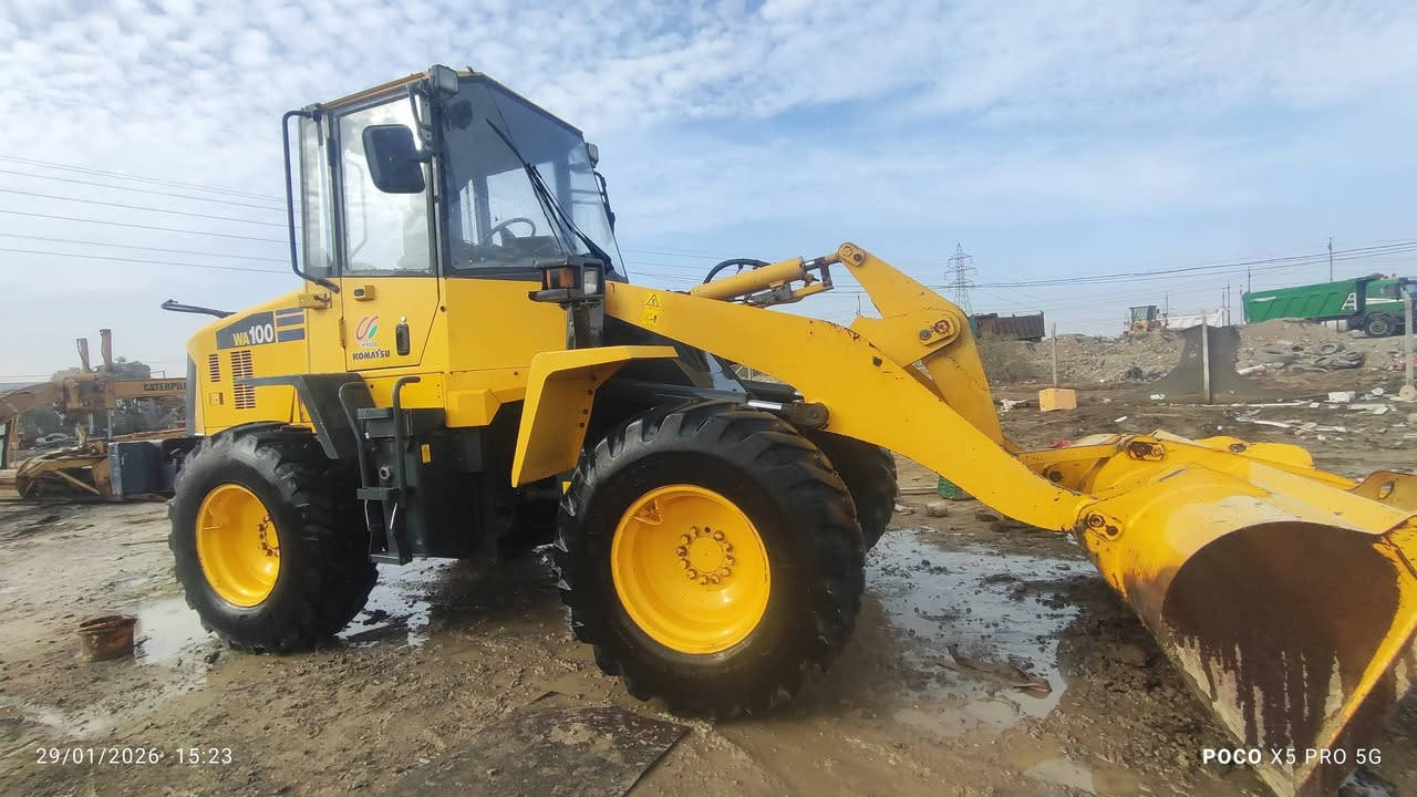 بسم الله الرحمن الرحيم
شفل كوماتسو دخول جديد كفاله عامه حجم 100 

شفل بحاله الزيرو مشتغل 2000 ساعه مكفول من كلشي 

موديل 2010 اصل وارد اليابان 🎌 للاستفسار 
***********
