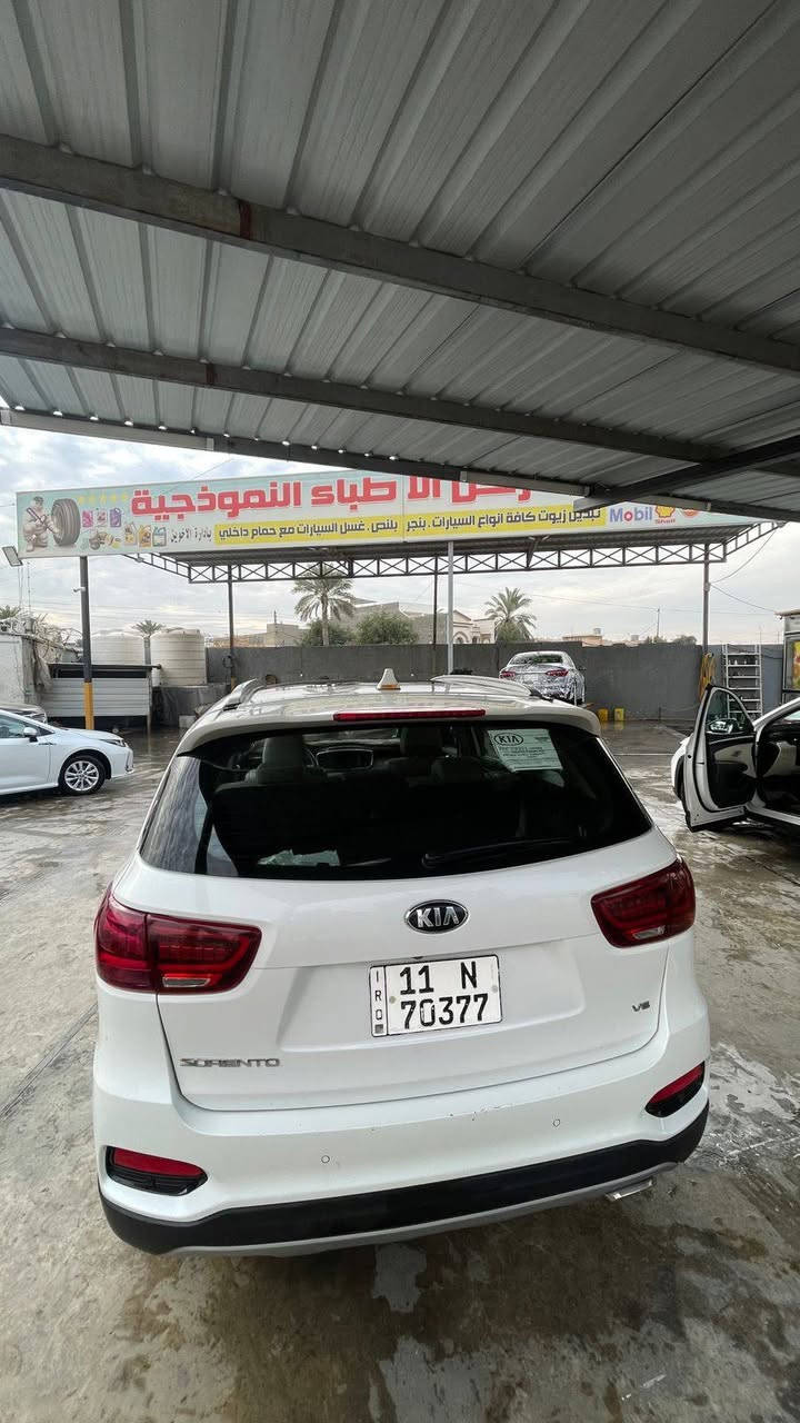 اليدور جديد هذا الجديد واليدور نظيف هذا النظيف
سورنتو 2020 الشركة الدولية  
 بيها نص البنيد صبغ ماشية ٧٧ الف  سيارة صاكة من الدعامية للدعامية
رقم بغداد دولي باسمي شخصياً تحويل مباشر هزة جديدة سنوية لحد 2030   5 كامرات
٦ سلندر
٧ راكب
٣قطع تبريد
بصمة تشغيل وابواب
بردات بلادي
جنطة كهرباء شفط
مري شفط
اشاير بالمري
حساس امامي خلفي
شاشة كبيرة
كامرة دوارة 
كشنات جلد 
كشنات كهرباء 
لايت زينون
بك لايت LED 
 ويل كروم
هندبريك دكمة 

كير ومكينة كفالة على وضع الشركة سبانة ما ممدودة عليها 
السيارة ماشية ٧٧الف كيلو متر ادك جرص بال ١٢٠
السيارة جديدة لزكات الشركة لسة بيها دينار متصرف عليها بغداد حي الحسين ت *********** بي وتساب 
السعر 275  بيها مجال حك الجيه بغداد, العراق
