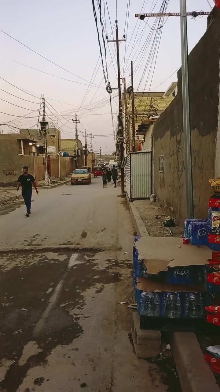من رخصت مدير الاكروب 
السلام عليكم بيت للبيع كامل الخدمات معسكر البلديات قاط ونص
بناء حديث2023 المساحه100م مربع  
للاستفسار ***********
