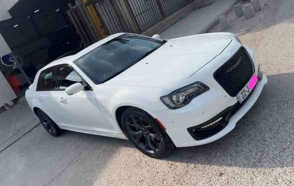 وكاله هارلم 
(العداد : 19 
(سياره مكفوله من الصبغ و التبديل و البارد )
(بعده جديده )
(المحرك : V6 . 3.6L )
(سياره مغلفه بل كامل PPF حمايه )
(الضمان : 3 سنوات او 60 الف كيلو متر . )
(مرقم اربيل كامل بسمي تحويل ثاني يوم )
 (فول الفول 1/1 )
)المواصفات 
ردار امامي )
ردار جانبي )
* پانوراما . )
* رادار مع مانع تصادم . )
* نقطة عمياء . )
* حساسات امامية . )
* مصابيح امامية زنون مع LED . )
* ويل قياس 20 أنج . )
* حساسات خلفية . )
* بردة خلفية كهربائية . 
* شاشه كبيرة مع نظام ملاحة نفكيشن GPS .)
* سستم صوت الپاين مع سماعات بريميوم .)
* مقصورة الركاب من الجلد الفاخر .  )
* مقاعد أمامية كهربائية عدد 2 . )
* ذاكرة لحفظ وضعيات الجلوس (ميموري) . 
* مقاعد أمامية تبريد وتدفئة . )
* مقاعد خلفية تدفئة . )
* تشغيل عن بعد . )
* ستيرن كهربائي . ؟
* تدفئة ستيرن . )
* محدد سرعة . )
* تلفون بلوتوث . )
* كاميرا خلفية .)
* مرايا متحسسة للاضاءة العالية .)
* كير شفتر بالستيرن . )
* دخول ذكي (بصمة) .
مكان السيارة حي عدل 
***********
