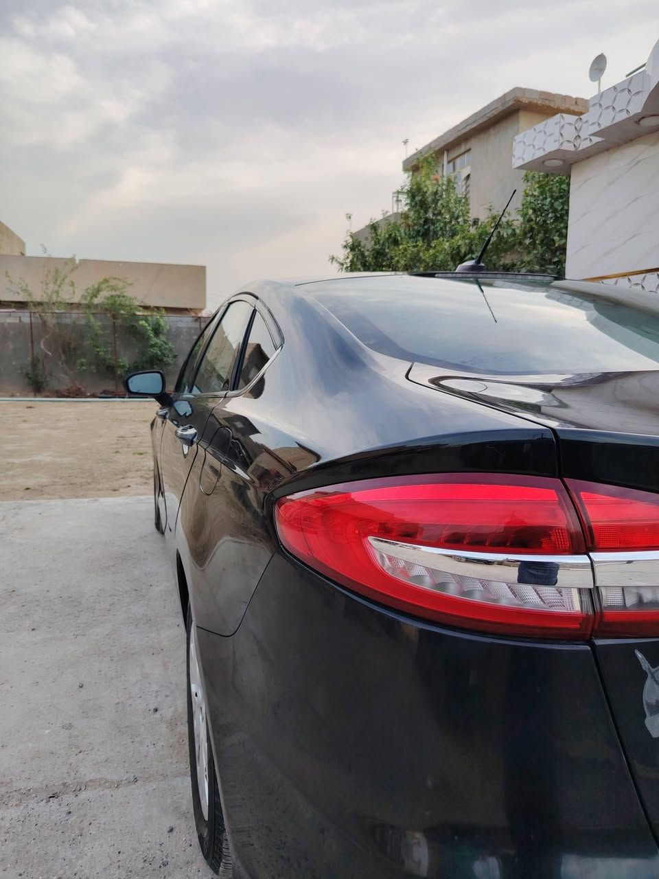 سلام عليكم للبيع فورد فيوجن موديل 19 رقم بغداد تبريد تدفئه تخم تاير محرك وكير كفاله السياره بدون دواخل بيها صبغ 
قطع بنيد مبدل بلادي وجاملغ وبيها بالباب شويه صبغ محرك ٢٥٠٠ مرغوب تنفس طبيعي مراوس هم يرهم السعر ١٠٢  مكان السياره فلوجه ***********
