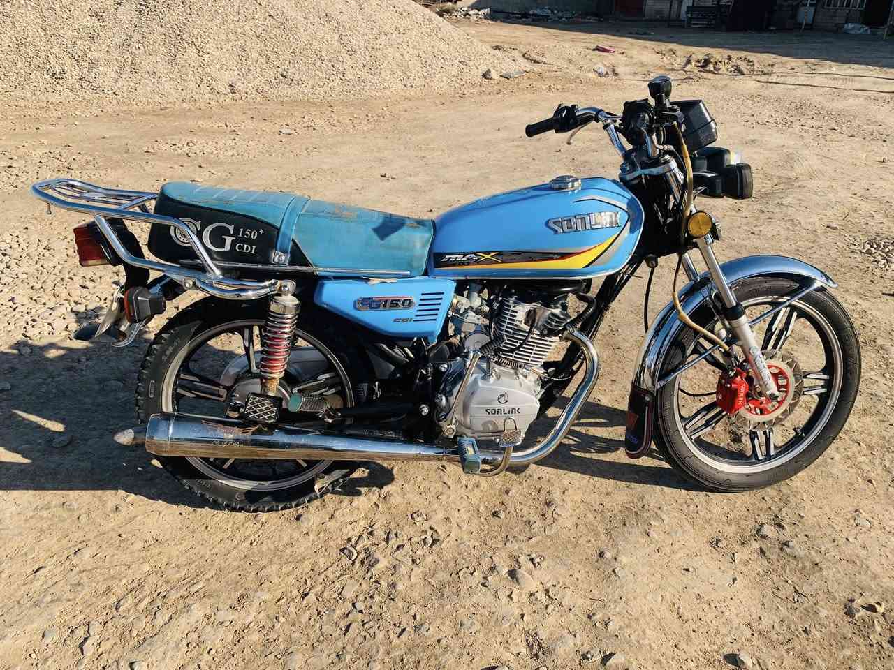 السلام عليكم سيفان للبيع موديل 22 أوراق بغداد محرك مكفول كهربائيات كلها شغاله 
مكاني العزيزية 
السعر اتصل عل رقم ***********
