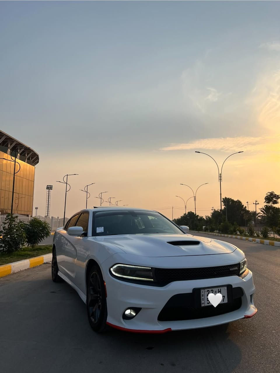 ( سلام عليكم ⚜️🤍)
(جارجر GT  جيتي  )
(‏‎ وكاله هارلم  داخل جلد  )
‏‎الموديل : 2019 . (سياره خليجي وكاله هارلم ) 
‏‎( المحرك : 6V 3600. ) 
‏‎(سياره كفاله عامه لا صبغ ولا بارد ولا تبديل ) 
‏‎العداد : 36الف ميل شرط الفحص  ( سياره جديده ) 
‏‎(سياره بلاديه كله علا ايد وحده )
( رقم أربيل  بسمي الجديد تحويل ثاني يوم )
‏‎المواصفات : الون ابيض المرغوب 
‏‎* نسخة  GT 
‏‎* حساسات خلفية . 
‏‎* شاشه كبيرة مع نظام ملاحة نفكيشن GPS .
‏‎* سستم صوت الپاين مع سماعات پريميوم .
‏‎* ويل قياس 20 انج . 
‏‎* مصابيح امامية زنون . 
‏‎* كشافات الضباب زنون . 
‏‎* فتحت سقف (سلايد) . 
‏‎* مقاعد رياضية من الجلد الفاخر . 
‏‎* المقاعد الأمامية كهربائية . 
‏‎* مقاعد أمامية تبريد وتدفئة . 
‏‎* تشغيل عن بعد . 
‏‎* ستيرن كهربائي . 
‏‎* تدفئة ستيرن . 
‏‎* محدد سرعة . 
‏‎* تلفون بلوتوث . 
‏‎* كاميرا خلفية .
‏‎* مرايا متحسسة للاضاءة العالية .
‏‎* كير شفتر بالستيرن . 
‏‎* دخول ذكي (بصمة) .
سياره ماخذه زيرو من شركه هارلم 
سياره  خليجيه 📍
السعر 290 ورقه و بيهه مجال 
‏‎رقمي ***********
مكاني ناصريه 
‏‎بيع او مراوس
