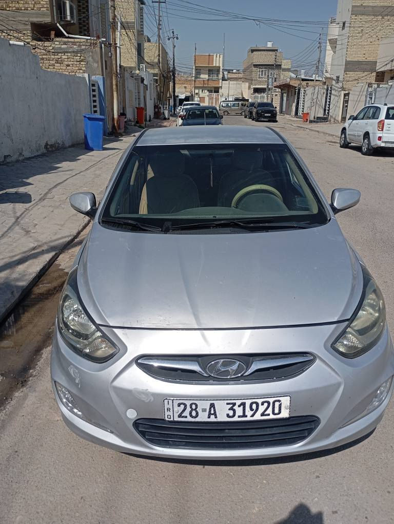 سلام عليكم اكسنت 2012 خليج 1600 أصل رقم النجف انكليزي دولي سنوية 2030 وهزه جديد 
سيارة بيه بارد شويه بنيد وصبغ بس مكان أثر جراد سيارة جاهزه 
سيارة كفالة من ضربة قوية وتكم وحوض وقمارة وشواصي 
مكاني النجف حي الوفاء 
رقم ***********
سعره 83 وبية مجال بسيط النجف, العراق
