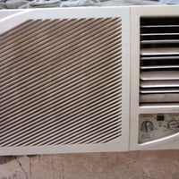 مكيف شغال • نظيف • ميسان