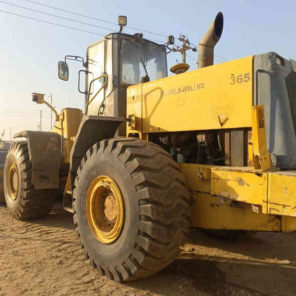 سلام عليكم للبيع شفل فور كاوه حجم 365 2001 سنويه ولوحات قماره ام الجام كهربائيات كلها شغاله محرك نيسان
6 سلندر طخم تاير جديد مكينه نضيف كلش 1 ليبر مكينه 
جهازه للعمل تحويل ثاني يوم  السعر 205 وبي مجال 

العنوان واسط الصويره المعارض الجديده 
الاستفسار 
***********
***********
