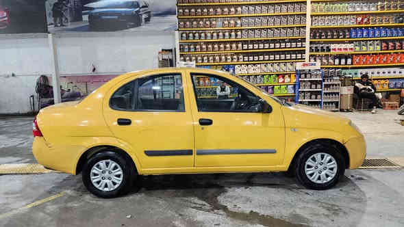 السلام عليكم
للبيع طيبة موديل 2015 سيارة نظيفة جدا 
ماشية 51 الف كم حقيقي 
مكفولة من صبغ او خياس شرط
بيهة شخوط بالبوب عكس السايق مال شخص شاخطهم بيدة موضحة وبيهة طخات خفيفة موضحة بالصور ايضا
تبريد ثلج و تدفئة وسيارة مابيهة اي نقص 
تخم تاير جديد قبل اسبوع شادة
وسيارة بأسم والدي وشرط تحويل
السعر 55 ورقة
المكان الكاظمية 
رقمي *********** متواجد واتس اب
