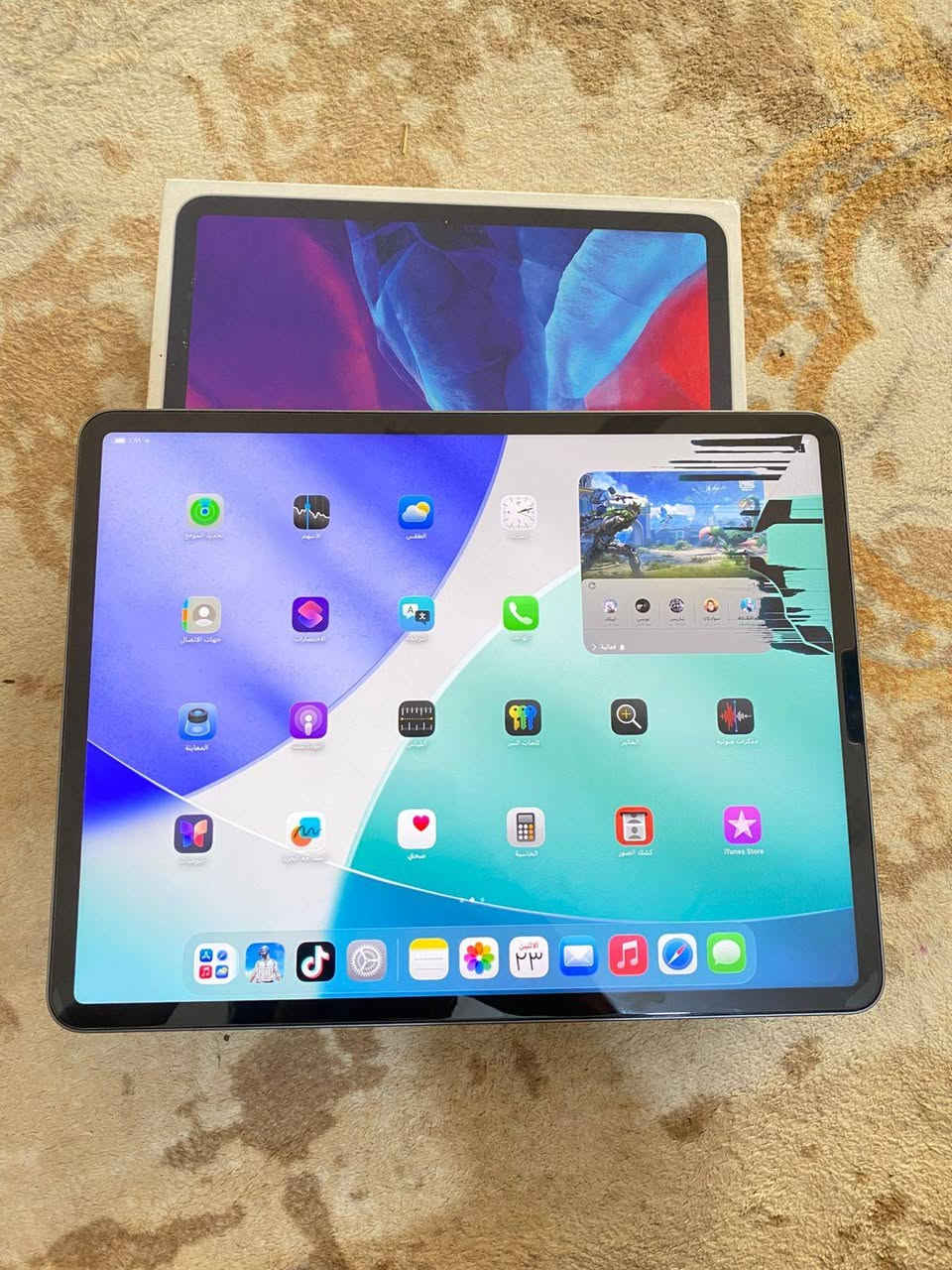 ايباد m2 لحجم لكبير 12.9 بي سواد بشاشه ما مئثر علا كلشي سعر 550 تواصل ***********
