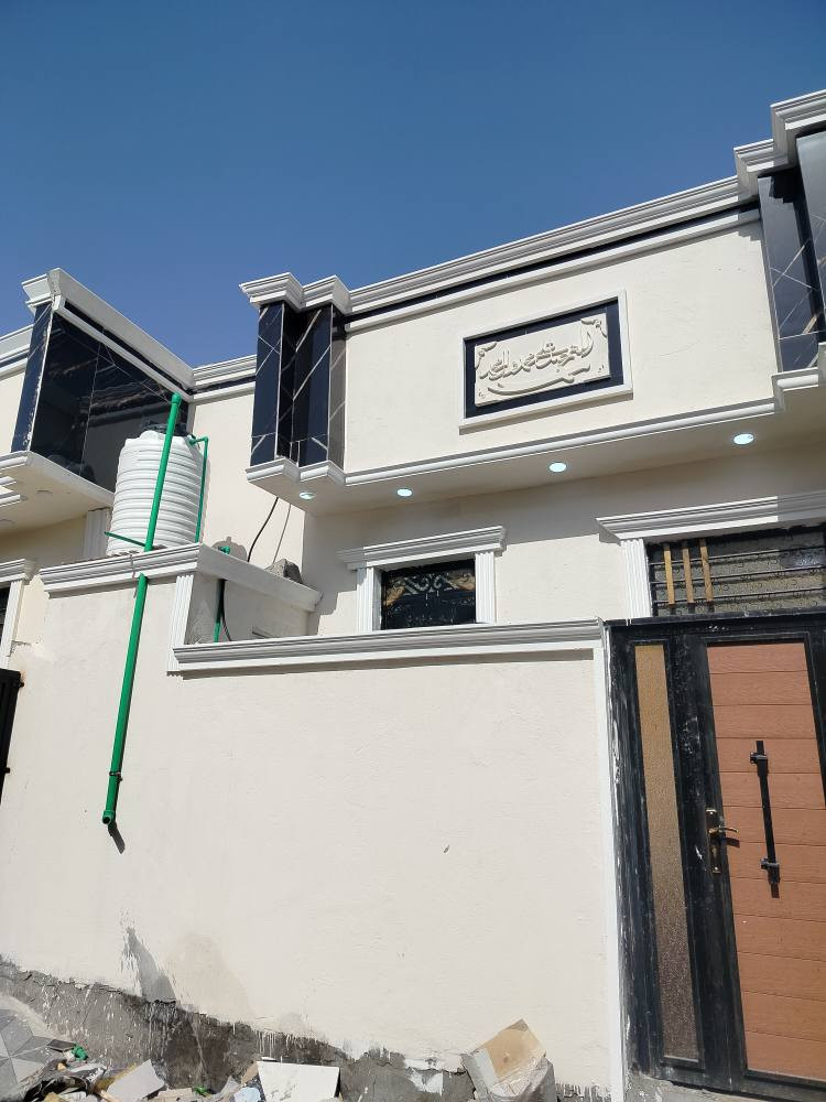 السلام عليكم 
توفر لدينا دار سكن مساحه 💯 م
جنس العقار طابوا زراعي  ملك صرف 
العنوان البصرة ابو الخصيب قرب المحكمه 
يتكون من استقبال وغرفتين منام ومطبخ وصحيات داخليه و خارجيه مع كيزر وبراميل ماء ومراوح البيت جاهز للسكن
قريب  ثالث بيت عن التبليط  مع توفر كافه الخدمات من ماء وكهرباء 
السعر المطلوب 63 مليون وقابل للتفاوض 
للاستفسار اتصل على *********** وتدلل البصرة, العراق
