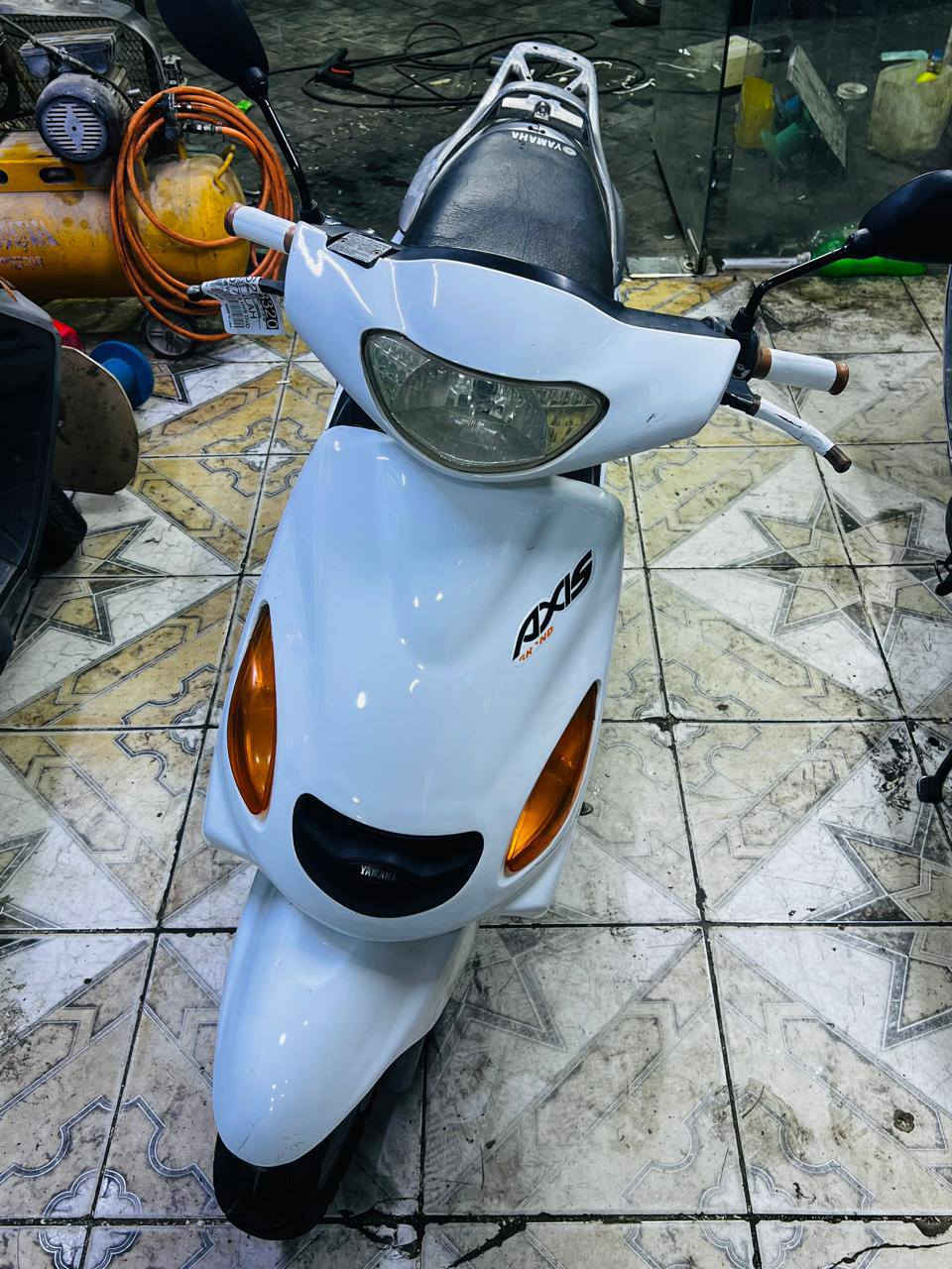 دولفين مفتوحه مره وحده تجفيت جديد دراجه كامله كهربائيات شغاله وسلف شغال ناقصه بس باتري دراجه مرتبه سعره 400وبيه مجال 

***********
