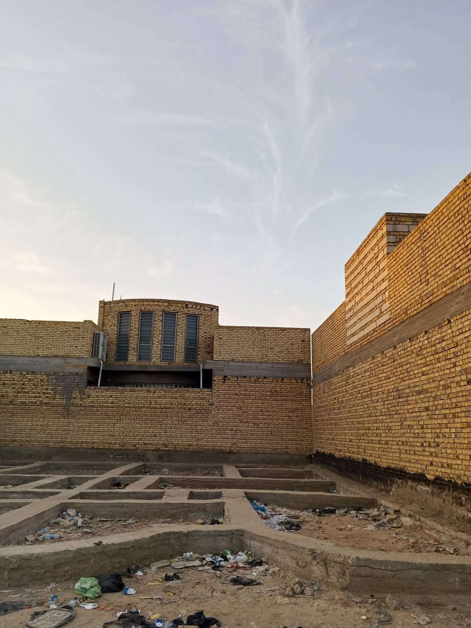 يالله سلام عليكم نص عرصه طابو صرف بيع مستعجل بل 18 بالسياسيين مساحته 150 م قريبه على المدارسه بيه رباط فد رباط يراده تلحيظات  خدمات موجود ويكون سعر 34 مع مجال للأستفسار *********** حيدر الشيباني
