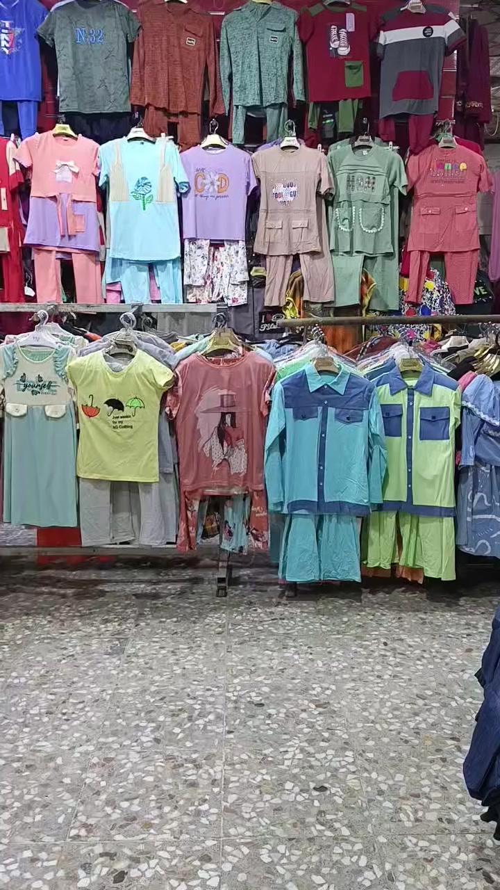 سلام عليكم زبائنة الكرام 🌷🌹

 وصلتنة التراكات الولادي والبناتي 🔥

تتوفر جميع القياسات والالوان🔥

السعر🔥🔥🔥🔥

مكان حي الانصار  شارع المستوصف مقابيل السوق  

اوقات العمل من 8 صباحا الئ 1ضهرا ومن 3ضهرا الئ 11 ليلا🌷
توصيل كافة انحاء العراق 🌹
 للتواصل والاستفسار  ***********
