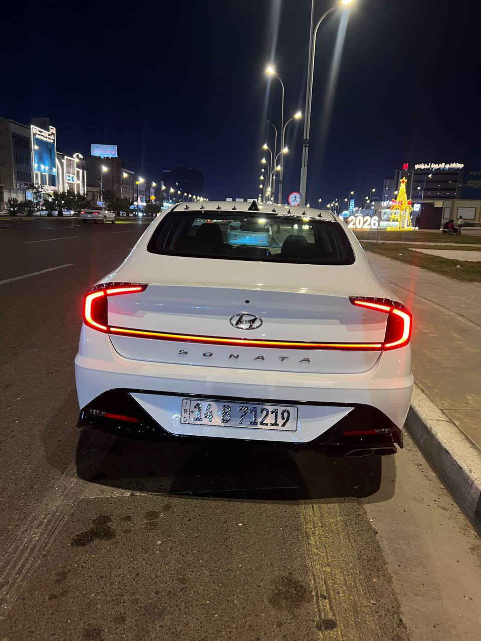 سوناتا 2023 ..فول مواصفات عدا الفتحة بصرة حرة تحويل ثاني يوم، حادث طعجة بل بند وتبدل .والباقي كفالة كلش.
بدون دواخل ايرباك ولا واحد مفتوح سيارة جاهزة من كلشي وجديدة بمعنى الكلمة 
السعر 187 ..وسعر جدا مناسب  
العنوان البصرة القبلة 
*********** البصرة, العراق
