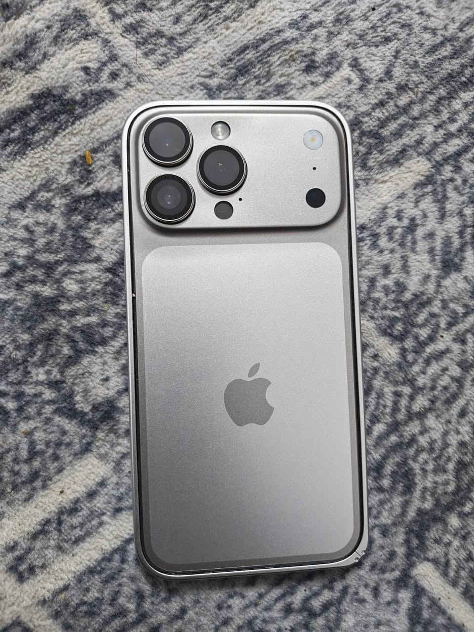 سلام عليكم ايفون14برو ماكس موبايل نضيف مبدل شاشه    اصلي   بطاريه٨٧ موبايل محور كفر١٧.سعره 650للستفسار***********
