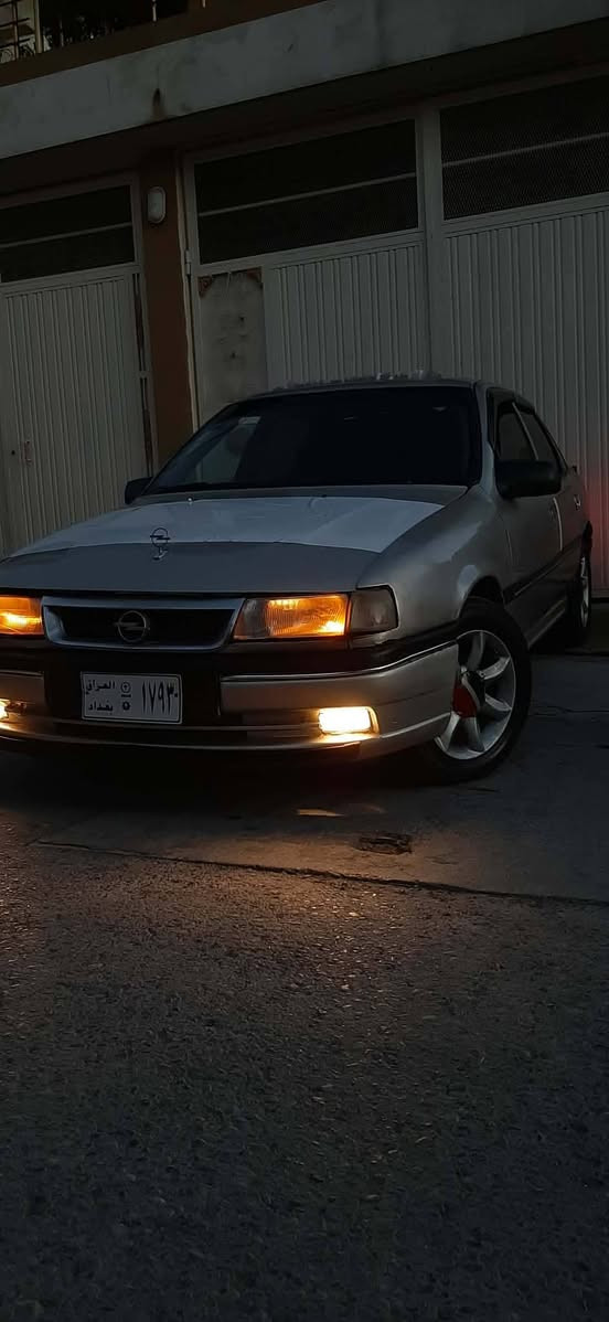 ئۆپڵ ڤیکترا 
مۆدیل 1992
علوجە
مەکینە 20 گێڕحادی 
گێرو مەکینە بەشەرت.
گۆڕینەوەش دەکەم لەسەڕ دڵ گرتن
بەشەرتی خایس و موس و بڕاوە
کارەبایی کامل مەزبووت سەیارەکە زۆر جوان ماوەتەوە
چوار تایەو ویلی بیکاشۆی لۆکی لەسەرە.
لایت و گەرمی و فلجه و تەنزیل مەزبووت.

شوین.. حاجیاوا
سحر..18و مەجال
ژ.م ..*********** رانية, السليمانية
