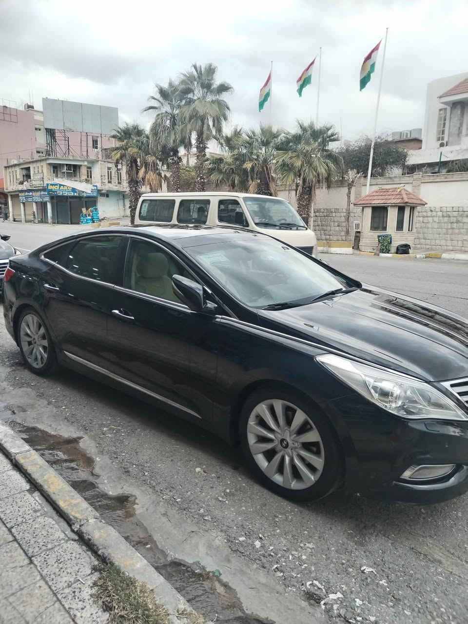 ايزرا 2014 سياره فول
بيها قطعه وحده فقط
تحويل وكاله بشرط
بيها 17ورقه غرامات تنزل من سعرها
*********** بيها واتساب
