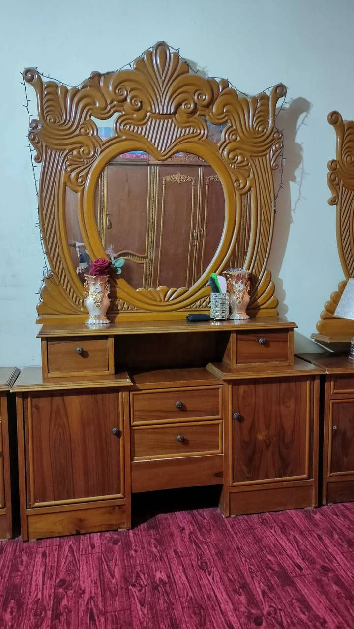 السلام عليكم
غرفت نوم ست بيبان نضيفه لا ضربه لا زلغ

يرادله قفاله ويدات تعبانه 

مكاني الشعله 
السعر 500

***********
