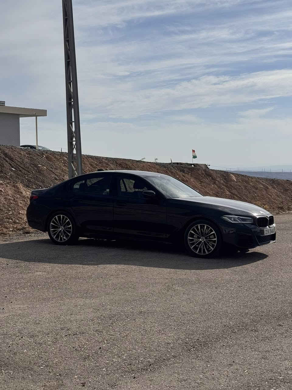 للبيع موديل ٢٣  bmw 5 
دبل سویچ 
ماشي ١٩ الف ميل 
بسمي سنوية
سماعات هارمن
صندوق يفتح حساس رجل 
Xدرايف

صبغه ٣ قطع  بابين سكن جملغ خلفي 
بدون دواخل  قطع بخ جاملغ سايق 
كشن هيتر استيرن هيتر 
بچم‌ و خلف کبس لایتات بلاد
صور الضرر موضح بصور 👇⬇️
سعر ۳۳٥ 
***********
