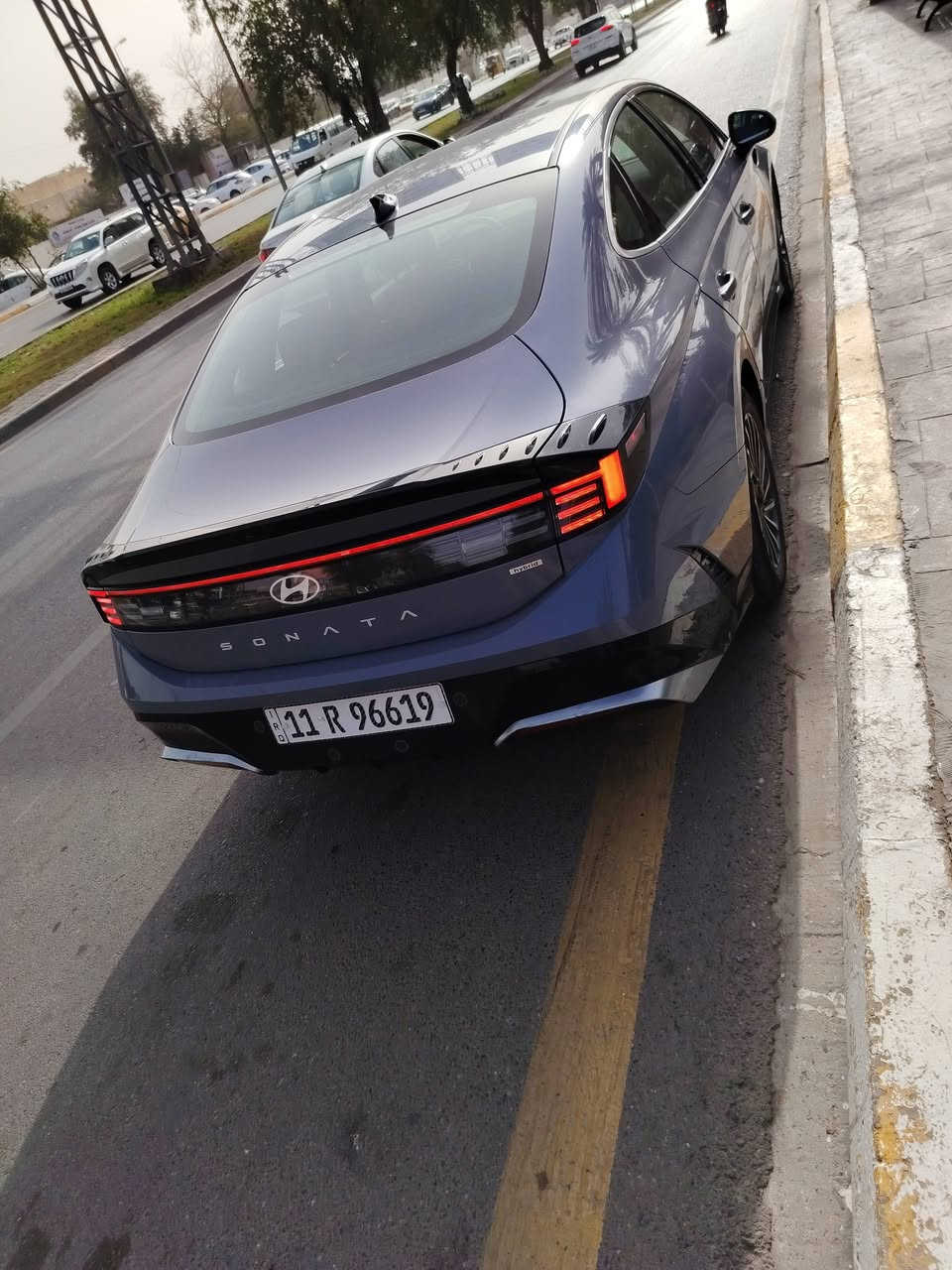 السلام عليكم سوناتا هايبرد للبيع او مراوس النترا هايبرد  نص فول  صور حادث منشوره بيها رصعتين بل بنيد بصيطه مال تحمل مكحله فقط موديل  ٢٠٢٤ ماشيه ١٩ مايل دخول جديد السياره بيه جاملغ وباب مبدل فقط بدون ايرباك  وطلع بيها كلير من امريكا جاملغ وباب بدون ضربه ولا معجون فقط كلير سعر 183 مجال بسيط جدامرقم بغداد *********** وتساب اتصال
