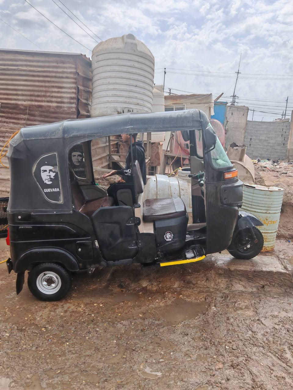 تكتك للبيع ٢٤ أوراق مكاني العماره  استفسار أكثر اتصال عل رقم
***********
