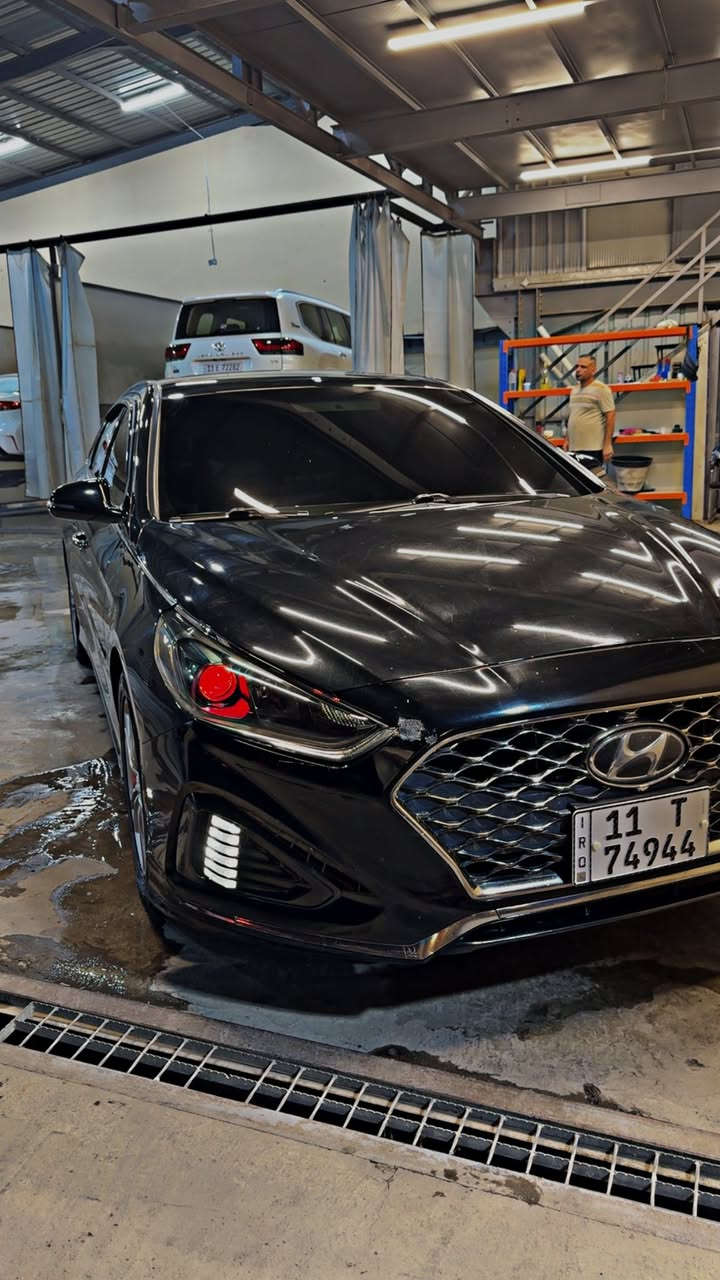 السلام عليكم سوناتا2018سبورت حادثها خلفي بدون ايرباك ماشيه92كير محرك مكفول سونار مرفق السعر135الرقم***********
