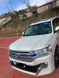 لاندكروزر • V8 • ٢٠١٦