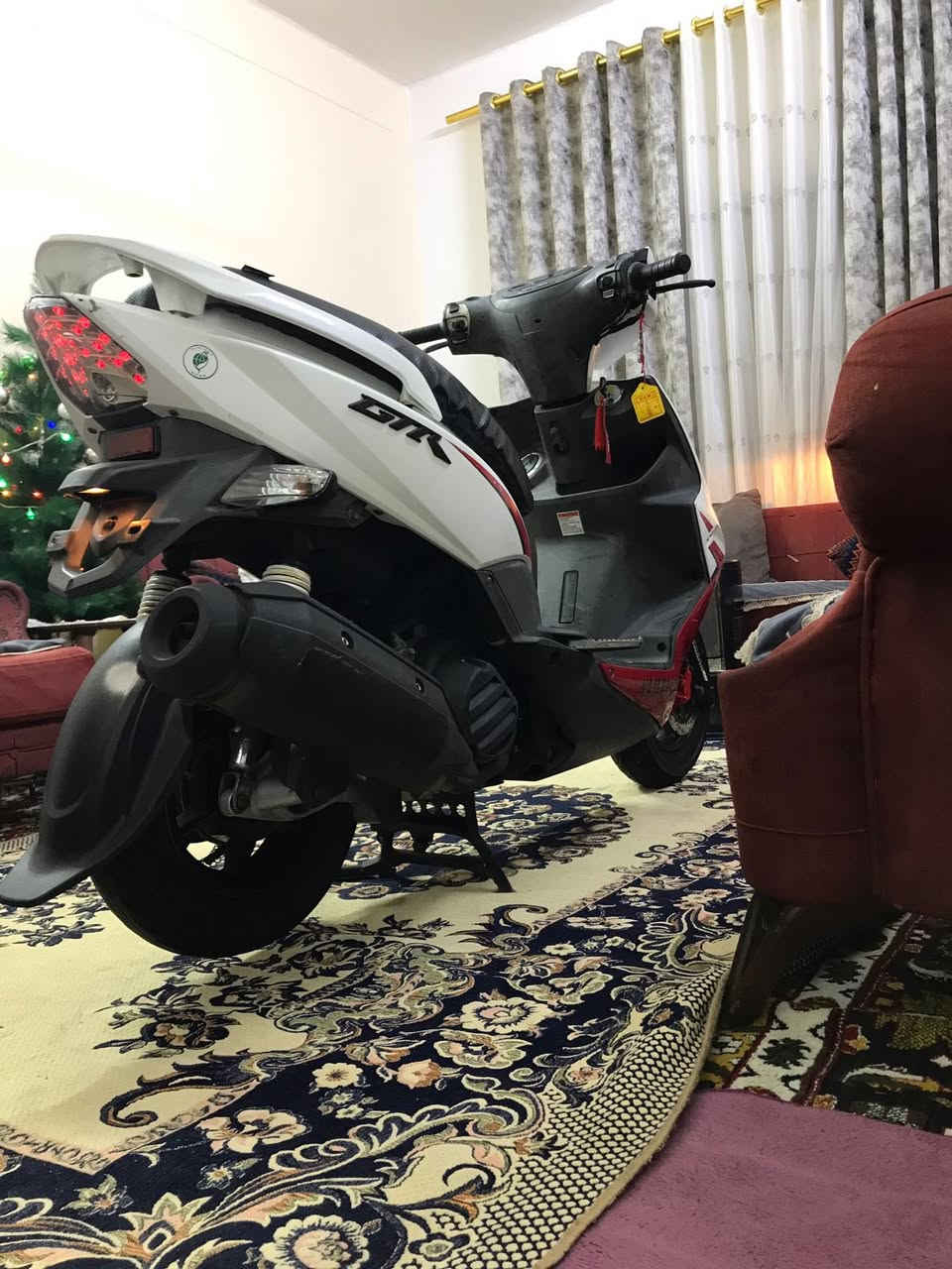 سلام عليكم جيتي ار جديده مصار شهرين من نازله من رمبه دراجه كفاله عامه اوراق كلشي كامل السعر مليون و 150 مكاني بغداد البلديات الهاتف ***********
