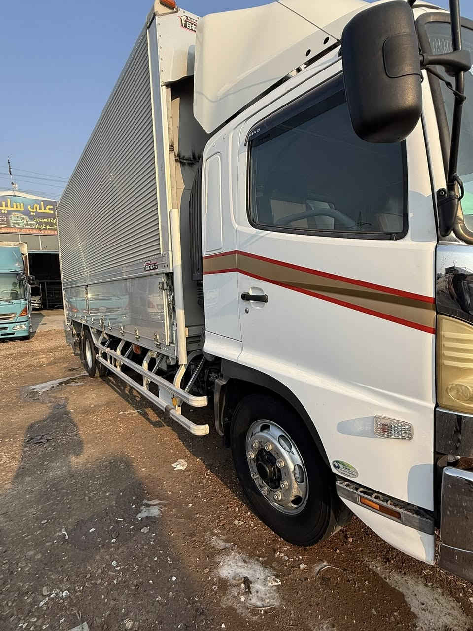 سلام عليكم للبيع هينو شيطان حافظة فحل8 برغي سته وربع شاصي محسن عريض للخير محرك6 سلندر سوبر سايدبريك هوا 
سياره مكفوله كفاله عامه رقم بغداد موديل 2023
العنوان واسط الصويره
***********
***********
