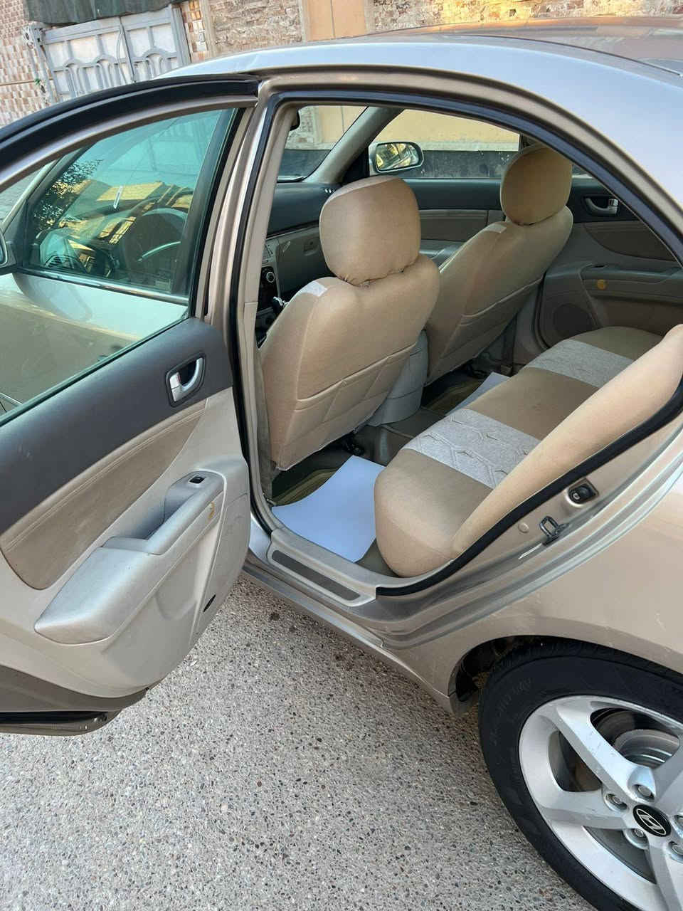 سوناتا وارد امريكي موديل 8 بسمي سنويه جديده
مكينه وكير جدد مال حاويه عل فحص ممفتوح بيهن برغي 
صدر امامي خلفي جديد 
تخم تاير جديد 
شاشه كامره دواره 
فتحه سلايت طكتين
كشنات كهرباء 
مري كهرباء 
ويل كب نجمه 
حساسات خلفيه 
تبريد ثلج سياره ليبل واحد حادثهه جاملغ مال سايق بدون دواخل بيهه صبغ 3قطع اثر جراد وين ميعجبك افحص 
سعرهه 100 وبيهه مجال ولميعجبه السعر يعبر المنشور سياره مصروف عليهه مابيهه نقص برغي مكانهه بغداد العبيدي قرب التربيهه ليحب يتصل ***********
