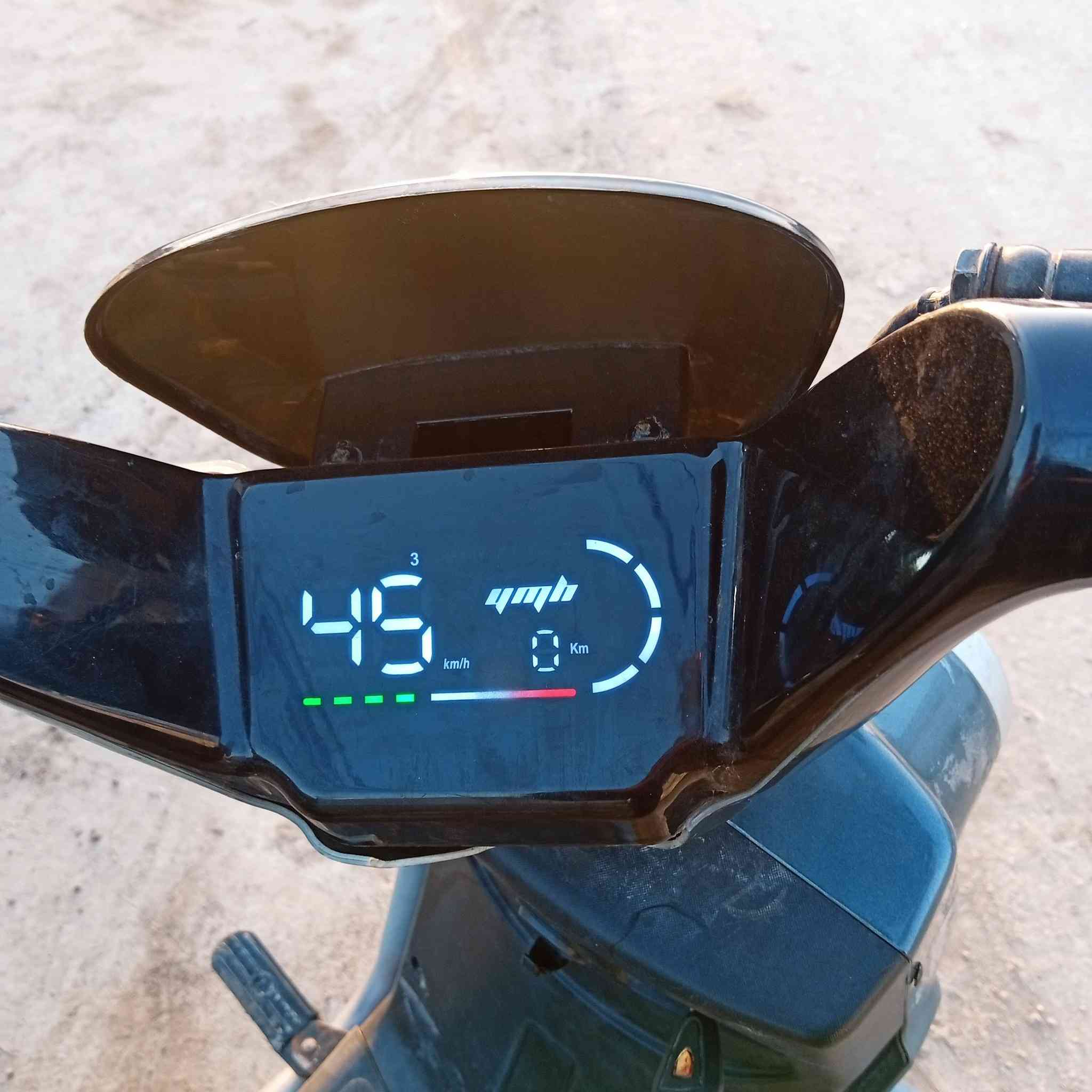 ماطور شحن  للبيع حجم 14 كل شي ما مبدل بيه فقط شاحنه السعر 175 وبيه مجال /***********
