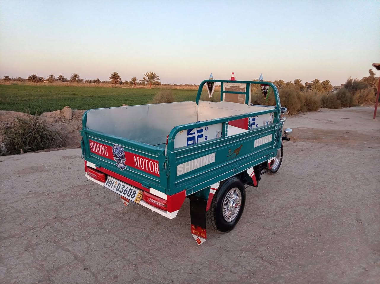 السلام عليكم ستوته للبيع موديل 20 محرك 20 اوراق اصولي كفاله عامه ستوته جاهزه سعر 1400 وبيها مجال المكان بابل الشوملي الرقم ***********
