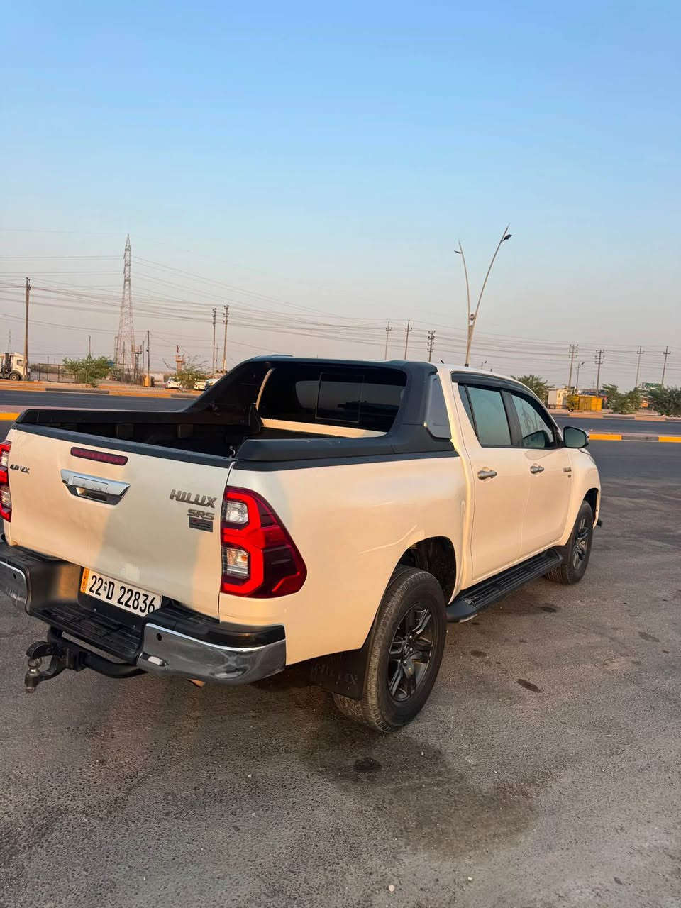 السلام عليكم
بيكب هايلوكس TRD 
محرك V6
موديل 2022
فور ويل
رقم اربيل الجديد توه مجدديها شركة سيد نهرو
جاهزة من كلشي اي نقص مابيها طخم تاير حدادة كير محرك تبريد كله جاهز
كفالة من ضربة وصبغ 
عدا باب الصندوك بارد
جاملق خلفي بارد وتكحيل بسيط
مكان السيارة : البصرة / الزبير
السعر 3دفاتر يعني 30000الف دولار وبيها مجال بسيط

للاستفسار *********** البصرة, العراق
