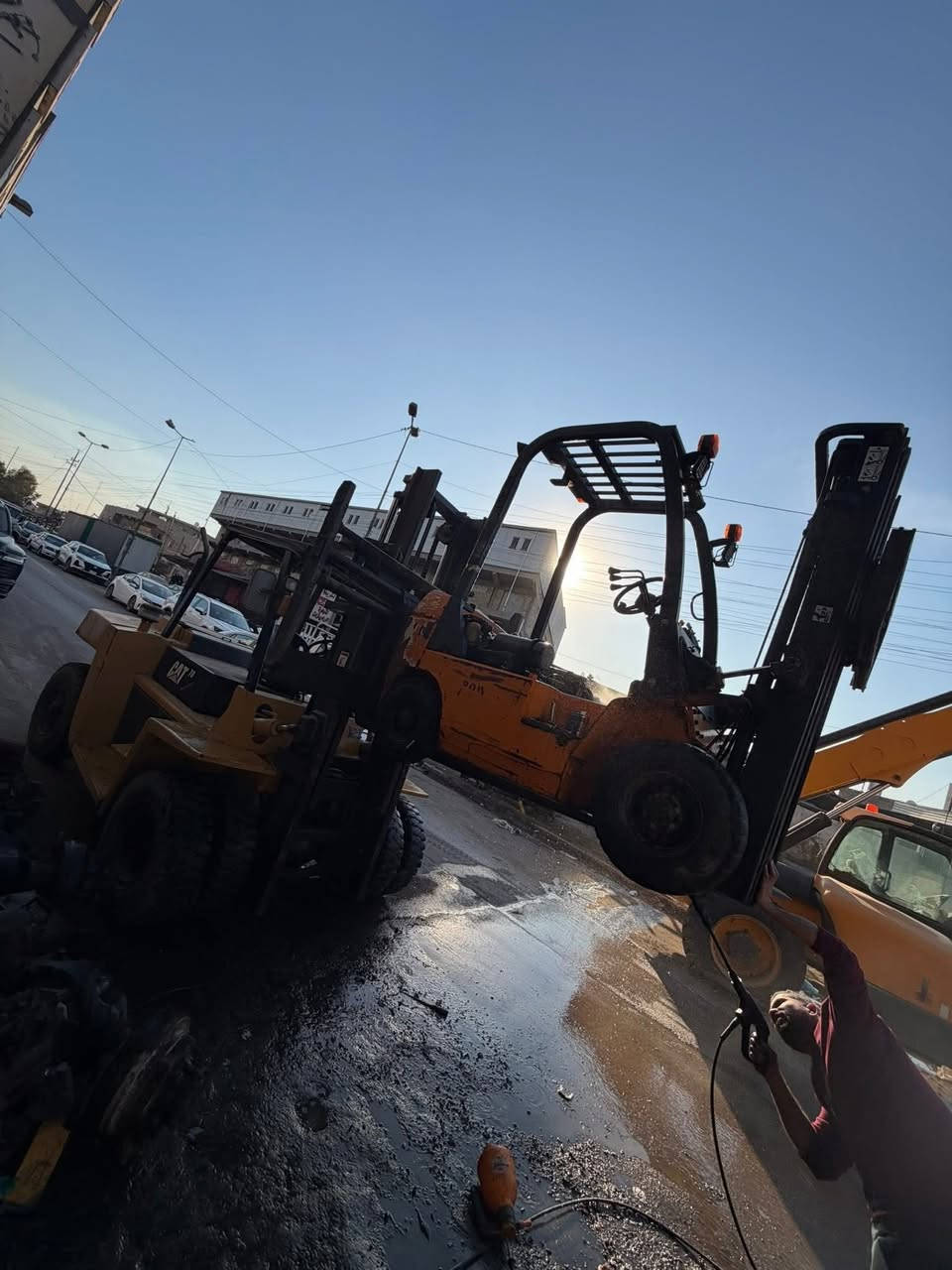 تصليح وبيع وتاجير وادوات احتياطيه للرافعات الشوكيه بكافه احجامها بغداد كراده 52 الاستفسار ‭0771 620 0243‬
