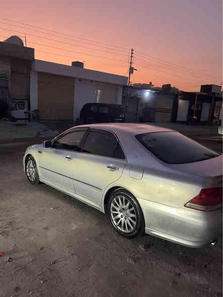 بِسْمِ اللَّـهِ الرَّحْمَـٰنِ الرَّحِيمِ 
شاهینە ١٨٠ بچوک بە بچوک ٢٠٠٥ ئەتڵەت 
بڕاوە بەحری 
بەسمە ڕەش
ناو ڕەساسی 
سێ دوگمە 
کامل مەسرەف کراوە 
ویل و تایەی لۆک
ویل ماجێستا 
چرکەی تێدا نییە 
نوکە دەرزی دەحمی نییە
مەکینە و گێڕ و ئەکسڵ بەشەرتی ٢٠ وەستاو فەحس قوەتی یەک ٨٢ نەبوو نەتەوێت 
ماشاالله سەیارەکە دەڵێی بیبەرە زۆر بە قوەتە 
نرخی ٤٨ قەڵا و معامەلەیەکی کەم 
شوێن: ڕانیە-چوارقوڕنە 
 موشتەریت تێڵ کە *********** رانية
