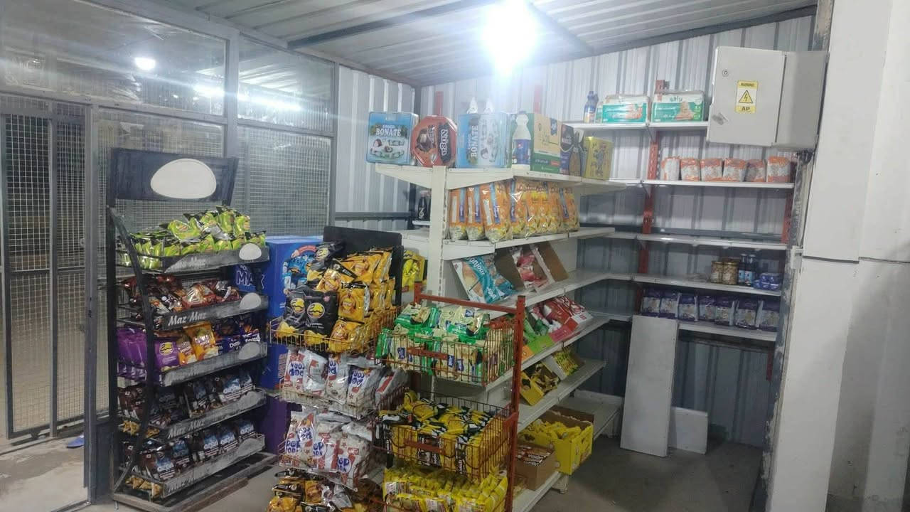اسواق للبيع سوق الحبوبي في كربلاء 
يجار 125 

دخلها حاليا 250 

بس تحتاج الي بضاعه نقص بيها حولي مليون يكلف مسواك 

سعرها قفل ب4 

ابيع كامل مابي شي منها 

الشراي يدخل خاص ويشلع عيوني منطقه سكينيه شارع عام وساحه مال طوبه  مدرس وحديقه عامه وداىره بلديه يمك وطريق مشايه وكهاوي براس شارع يعني موقع مالها صعب تحصل هيج موصفاته


**إذا كنت صاحب هذا الإعلان وتريد حذفه لأي سبب، رجاءا أرسل رسالة إلى الدعم الفني**