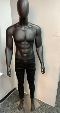 يوجد ملكانات عدد ٢ رجالي مستعمل بحالة جيدة للبيع بنص القيمه قيم و اخذ ...