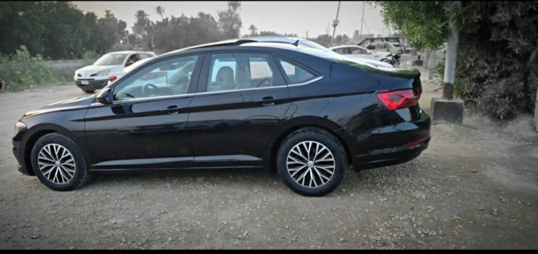 السلام عليكم
فولكس واكن جيتا 2019 رقم بغداد انكليزي بأسمي حادثه بالصور ماشيه ١٨٩ مكينه ١٤٠٠تيربو فول مواصفات بصمه تشغيل بنوراما تحكمات ستيرن شاشه حساسات كشنات جلد مكينه وكير وحداديه كفاله وتبريد ثلج  السعر ١٣٥ وبيه مجال 
مكاني الديوانيه قضاء عفك


**إذا كنت صاحب هذا الإعلان وتريد حذفه لأي سبب، رجاءا أرسل رسالة إلى الدعم الفني**