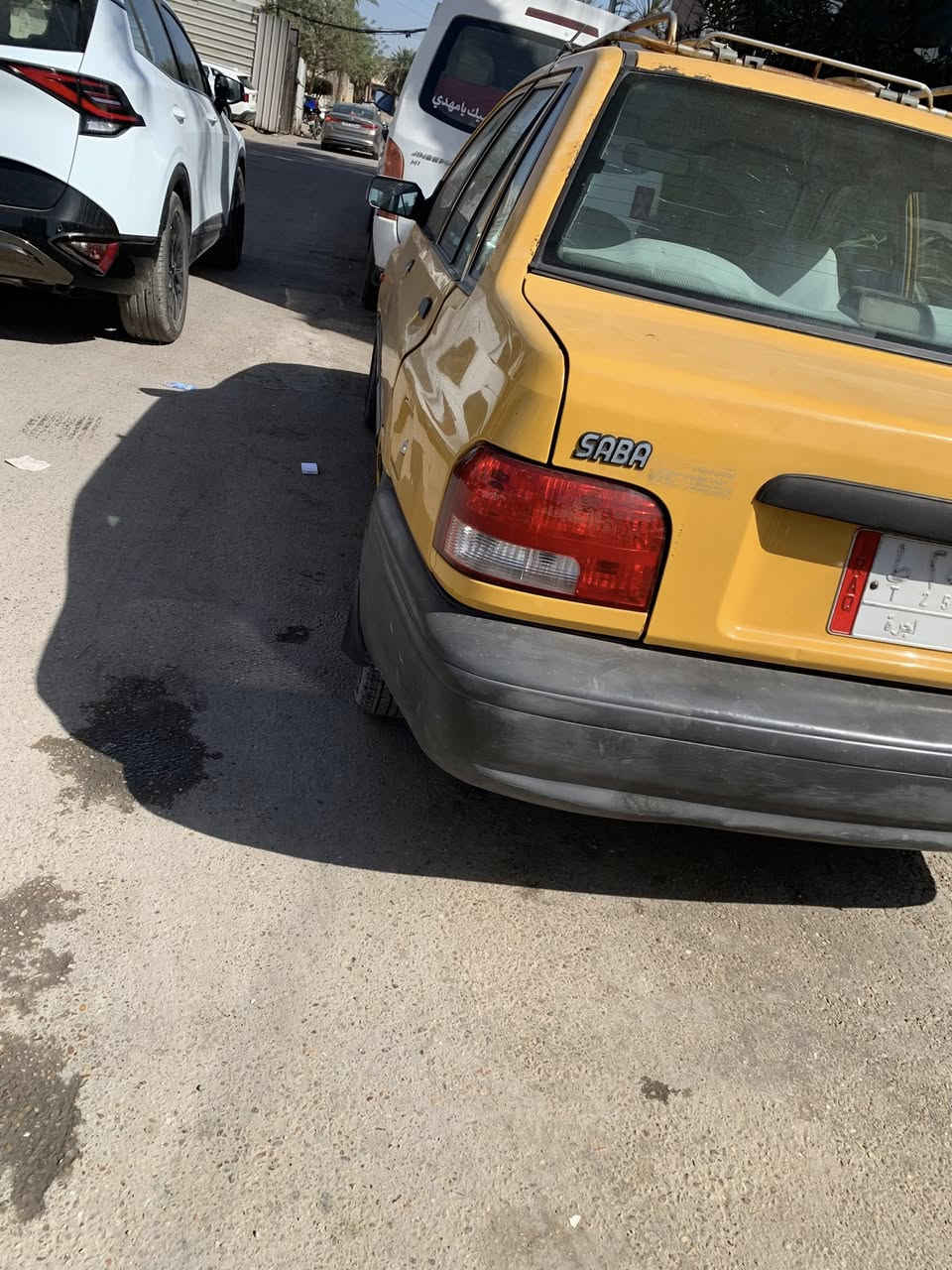 سلام عليكم ورحمة الله وبركاتة 
سايبة موديل 2010 السعر 20 ورقة عليها غرامة 500 وسنوية ساقطة صارلها 4 سنوات الغرامة والسنوية علمشتري الهيئة عليا اني اصفرلكياها 
تبريد جديد محور بخاخ كبير جداً بارد كوري 
كير مجفت جديد 
محرك بحالة جداً جيدة 
كشر كدام عينك بي طخه وضربة بلجنطة ومصلحه 
صدر جديد 
تايرات جدد 
داخلها نضيف حلو مرتب 
مكان السيارة بغداد شارع فلسطين 
السيارة مابيها شي عاطل كلها شغالة كبل للشارع 
رجائاً السعر هذا قفل غير قابل للتفاوض لاتزعل مني اذا تعاملني وما انزل هذا الحلال وهذا السعر 
رقم الهاتف واتساب فقط متوفر *********** 
تحياتي للجميع
