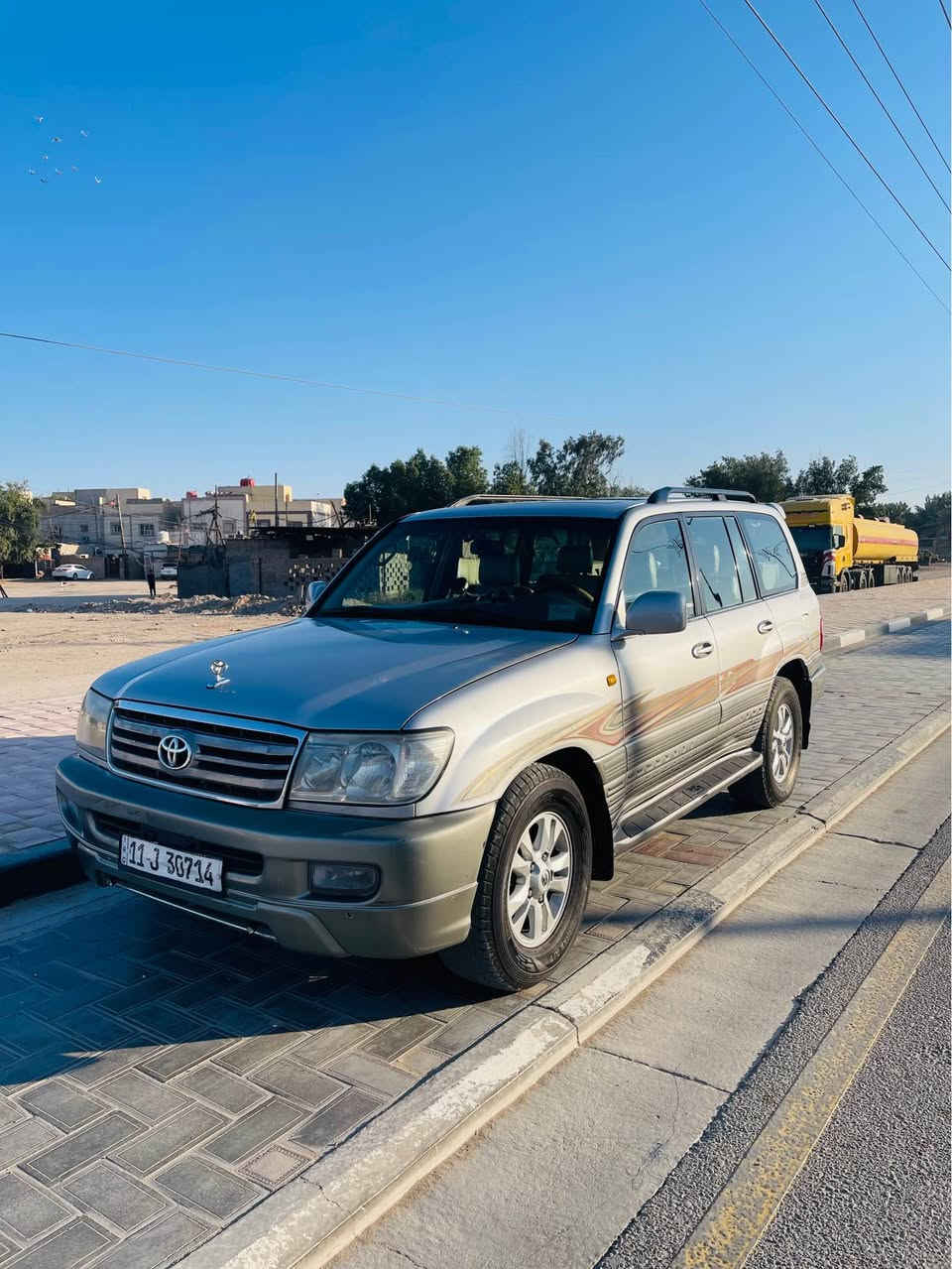 تنويه :: اقره التفاصيل كلهه واتصل وتدلل 
لاندكروز جكساره 2006 للبيع
مكينه 4500 / 6 سلندر 
دبل تانكي + منضومة غاز 
ماشيه 218 الف 
سياره بيهه تعديلات كلش بسيطه يعني شبه الكفاله 
كل نقص مابيهه 
تخم تاير جديد دنلوب
تبريد + تدفئه  
سياره نضيفه وحلوه والصور تحكم نضافتهه
تاخذ تراي بيهه وين ماتريد 
رقم بغداد  بأسمي تحويل ثاني يوم 
سنويه بعدلهه سبوع وتسقط 
سعرهه 193 ورقه
موجود واتساب واتصال 
*********** Singapore
