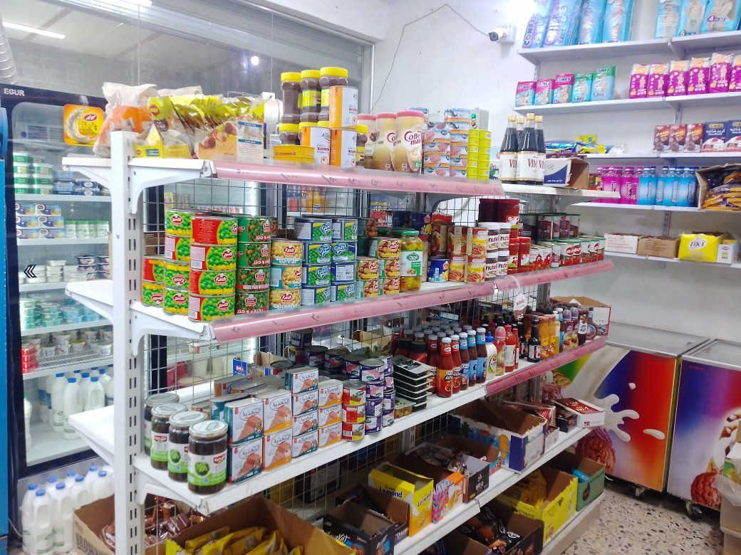 السلام عليكم 
اسواق للبيع العنوان الخطيب شارع خوله 
السعر ١٨ مليون ***********
