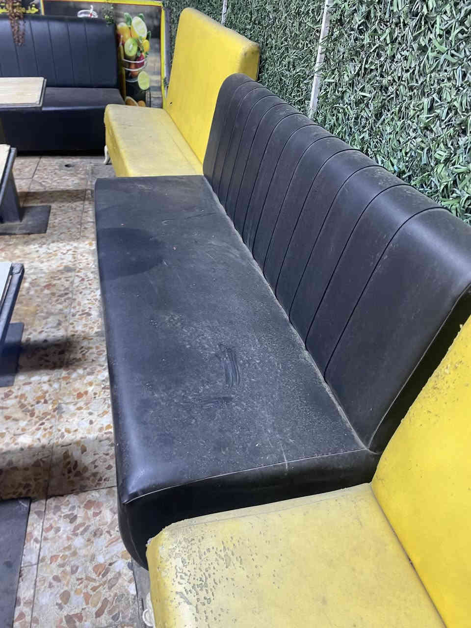 ميز طعام مرمر تفصال مع اربع سكمليات 60 العدد 10 ميوزة السعر 60 السيت الواحد تخم قنفات 2 اسود 2 اصفر 90 السعر عارضة حجم دبل جديدة استخدام 10 ايام السعر 450 الاتصال على هاذة الرقم  بغداد البياع***********
