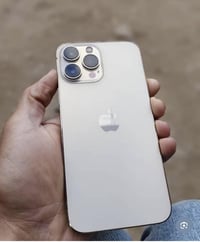 وبركاته للبيع   آيفون ١٣ برو ماكس   ما مفتوح  نضافه ١٠٠٪؜ بطاريه ٧٣ ٪؜...
