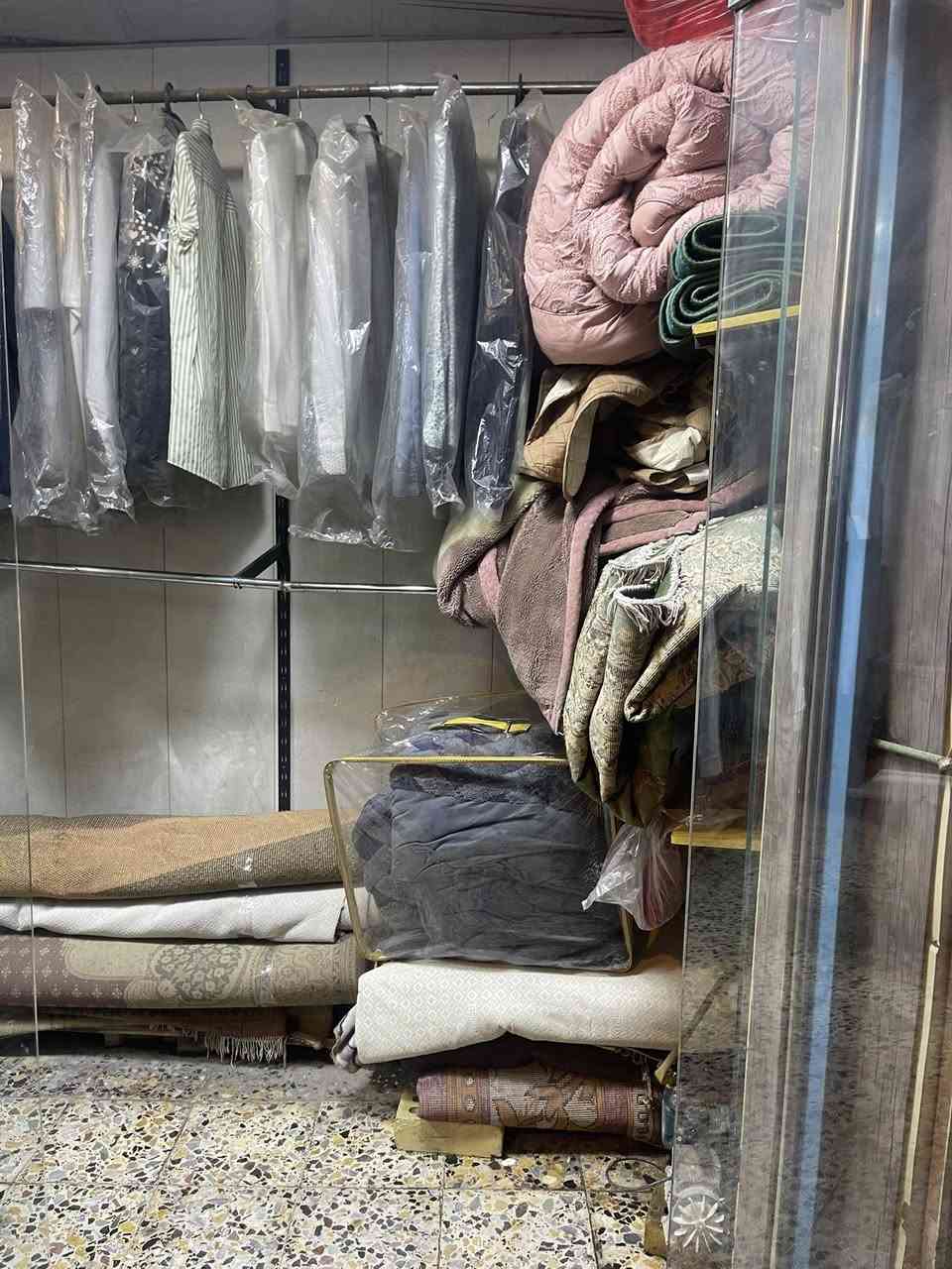 السلام عليكم رمضان كريم عليكم مكوى للبيع كامل وشغال شرط الشغل حركه خير من الله بيه معاميل هواي ما بي اي نقص كبل توكل على الله واسترزق بي 
مكينه نورفه تركي 
جلايه باله مع فرجه 
غسالات صغيره وكبيره 
ستانات زوالي 
سبّلت ثنين طن 
كامل مكمل من كل النواحي 
وباقي تفاصيل اتصل وتدلل*********** غير متواجد عل الفيس 
العنوان بغداد. بغداد الجديده للعلم مكان المحل والمساحه الكدامه خير من الله
