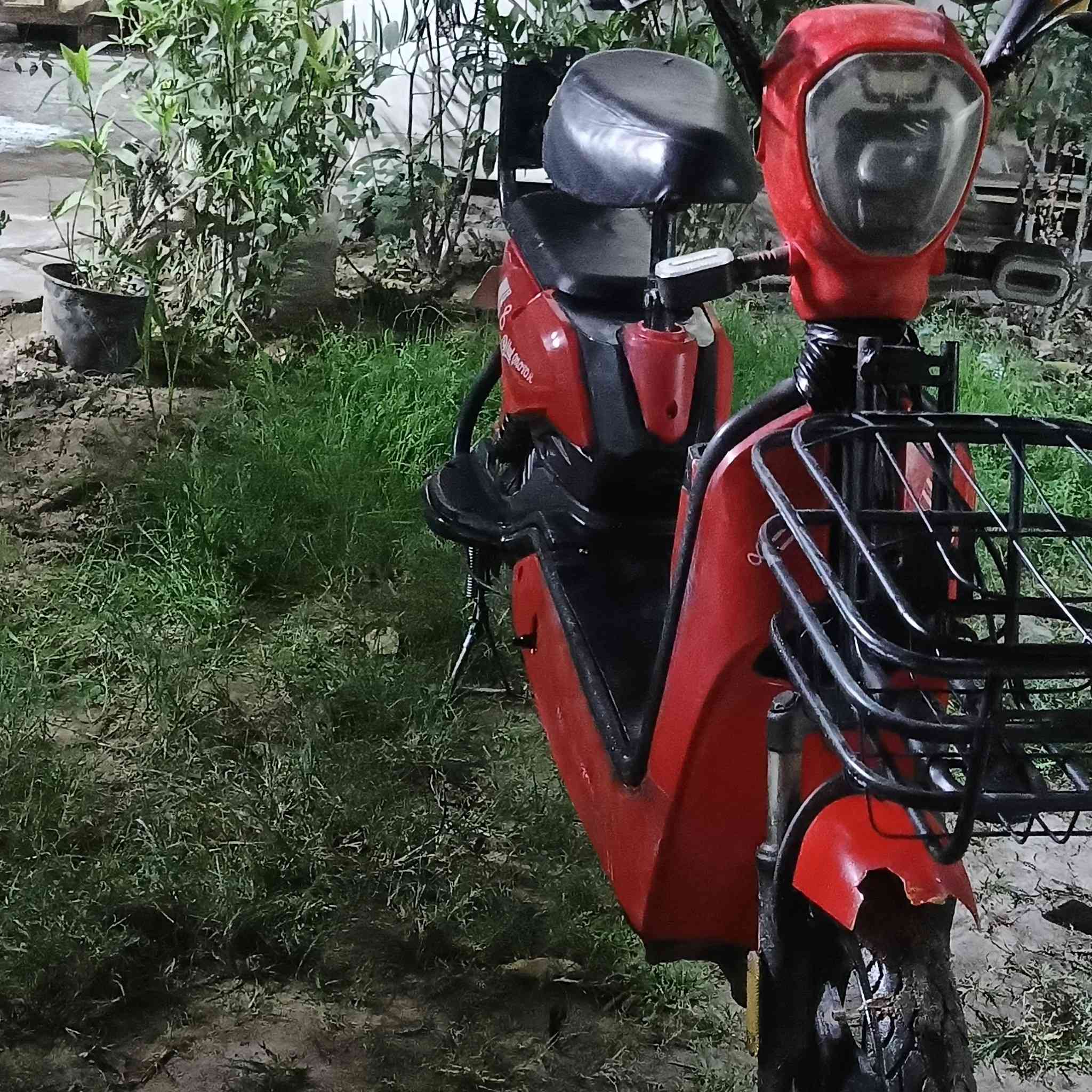 السلام عليكم دراجة شحن للبيع السعر 180 وبيهة مجال بطاريات جدد يقرن 10ونص الرقم***********  ***********
