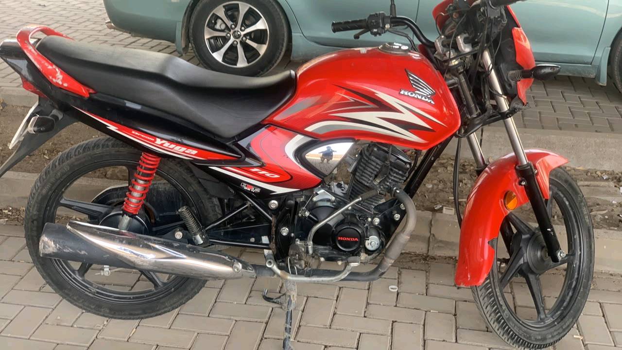 للبيع دراجه هونده ياباني اشتريته زيرو ماشيه٧٠٠٠كيلو وصار بيه حادث بسيط
اي نقص مابيه سعر مليون وبيه مجال للشراي 
***********
بغداد المنصور