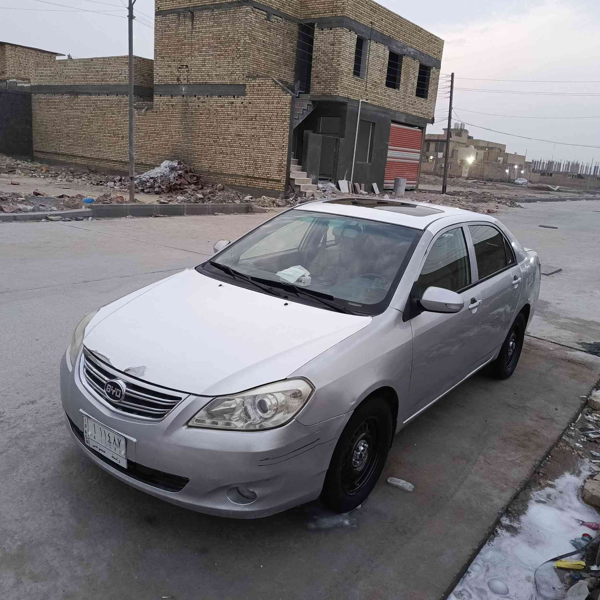 بيوايدي مديل 13
مكينه بلاد ياباني گير عادي خير من الله 
سياره جاهزه مكفوله من العيب الشرعي 
بيها هلالات بلحزام ومعمريهن 
تبريد شغال 
سياره مال جناي ما تعب 
مداور ثاني يوم السياره بسمي 
كهربائيات كلها شغاله  
حداديه 60/100 
مكان السياره ناصريه مركز 
السعر 50وبيها مجال 
***********
