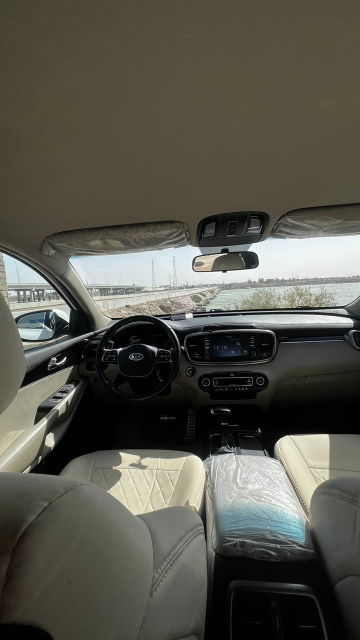 سورنتو 2020  خليجية كامل مواصفات نقص فتحة   ماشية 91000
250$ وبيها مجال بسيط
***********
***********
